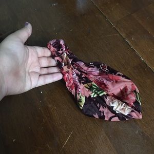 Super cute floral headband!